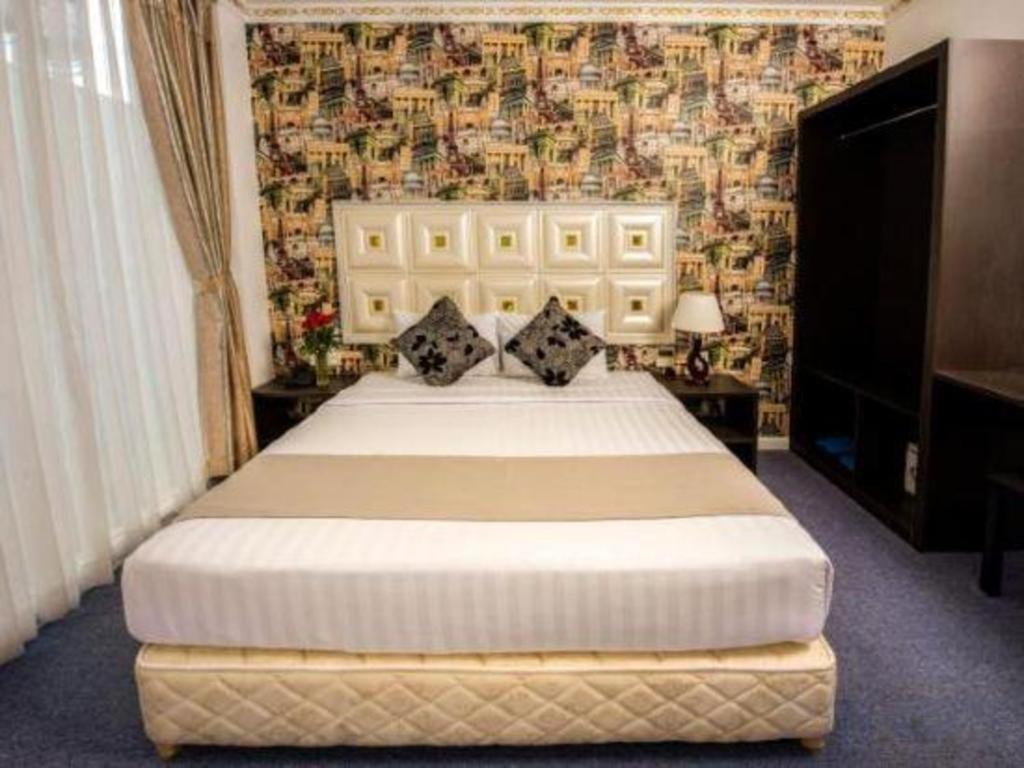 Golden Crown Hotel Saigon Ho Chi Minh City Exterior photo