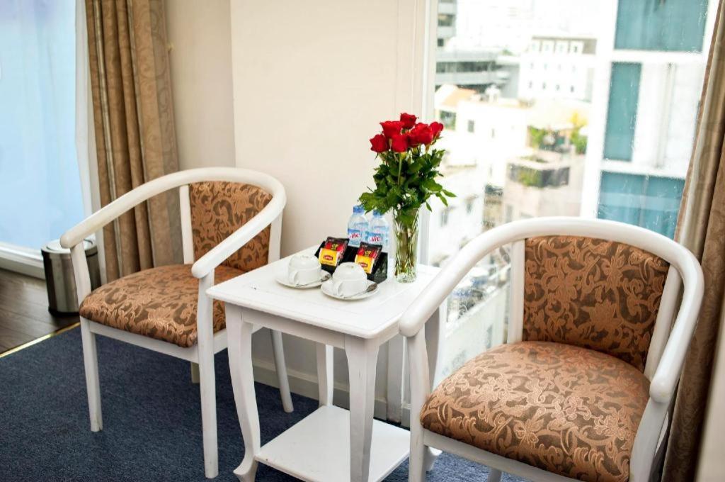 Golden Crown Hotel Saigon Ho Chi Minh City Exterior photo