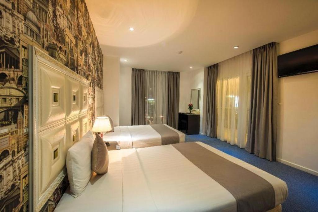 Golden Crown Hotel Saigon Ho Chi Minh City Exterior photo