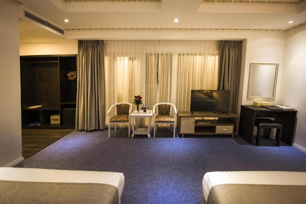 Golden Crown Hotel Saigon Ho Chi Minh City Exterior photo