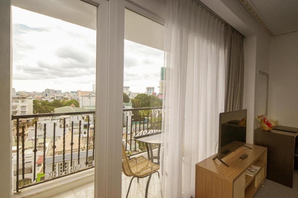 Golden Crown Hotel Saigon Ho Chi Minh City Exterior photo
