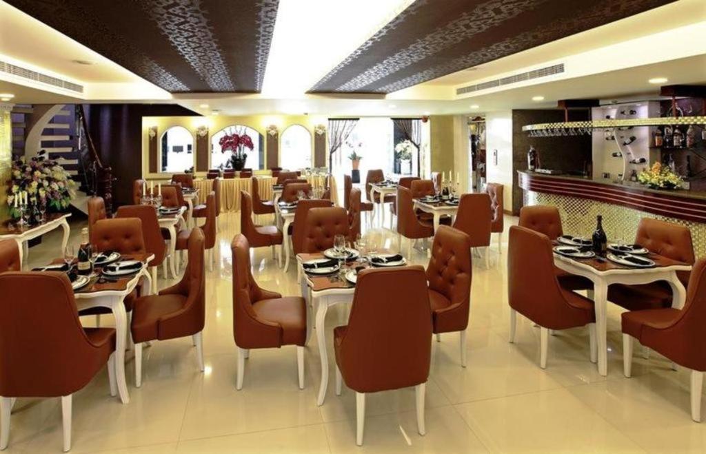Golden Crown Hotel Saigon Ho Chi Minh City Exterior photo